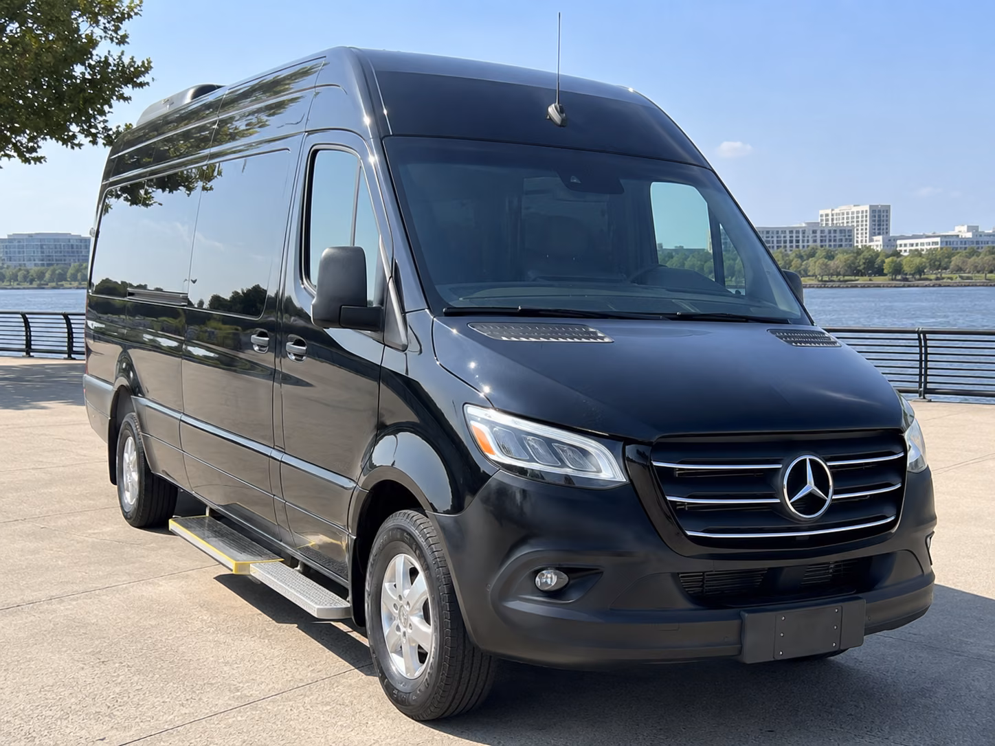 book the perfect ride for your next airport transfer 3